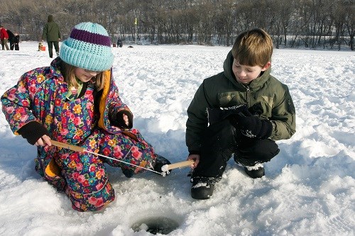 Learn to Ice Fish - Mississippi National River & Recreation Area (U.S.  National Park Service)