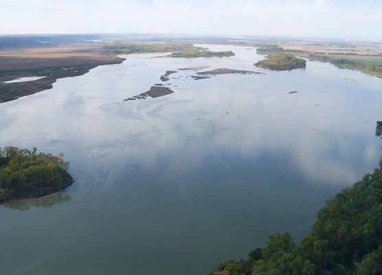 Missouri-&-Vermillion-confluence Missouri-&-Vermillion-confluence