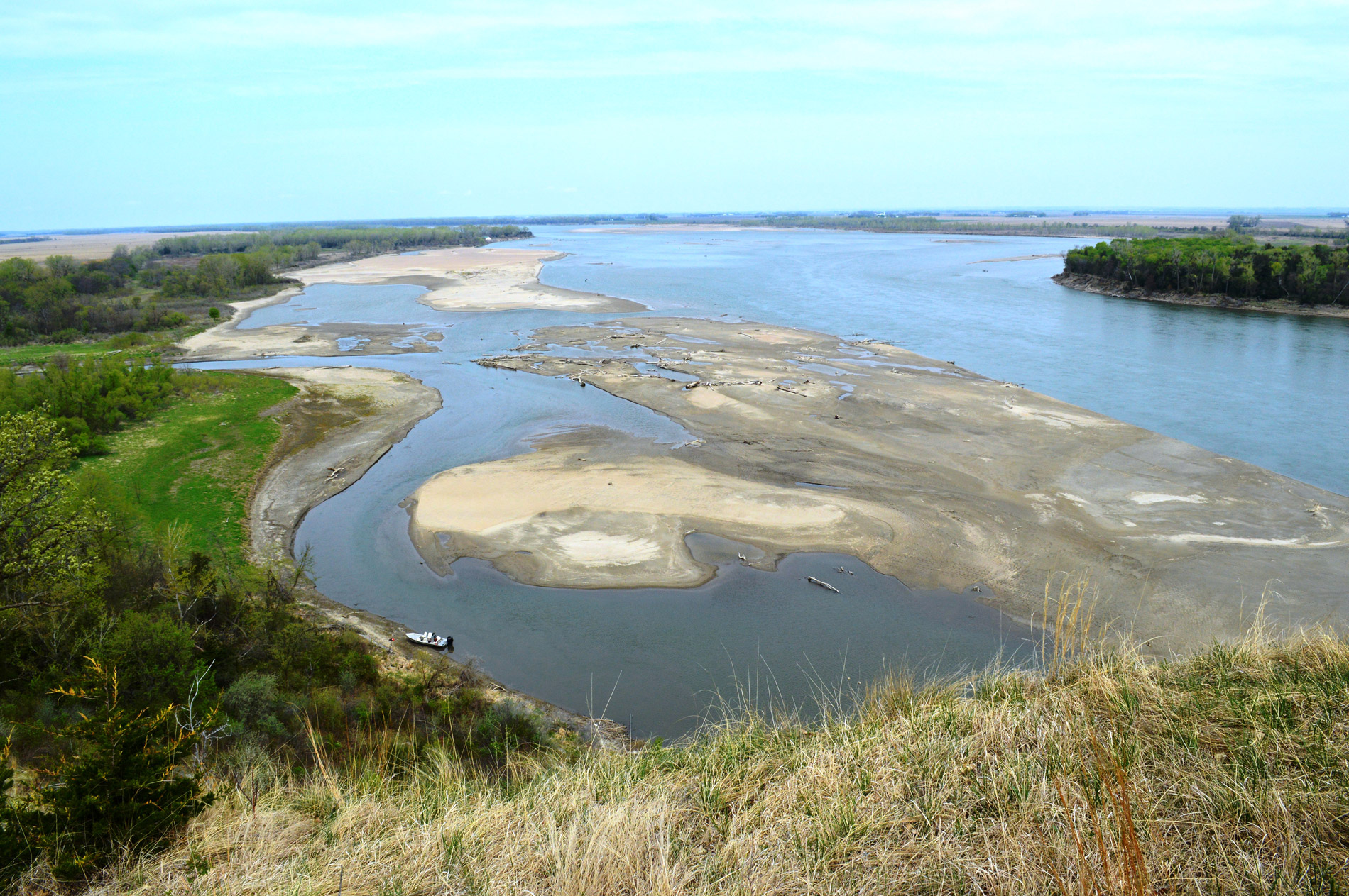 Overlooking the Missouri River from high above a scenic overlook. Overlooking the Missouri River from high above a scenic overlook.