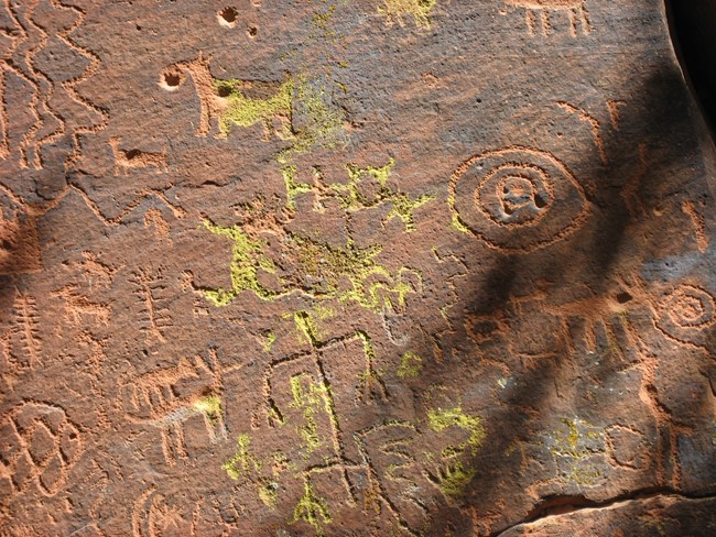 Petroglyphs a V-Bar-V Ranch