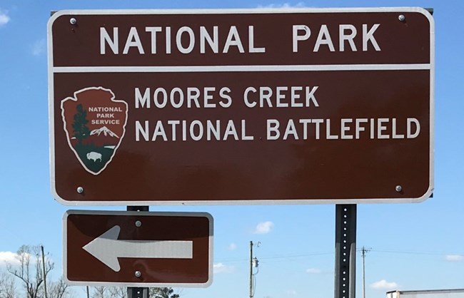 Moores Creek National Battlefield Directional Sign left arrow