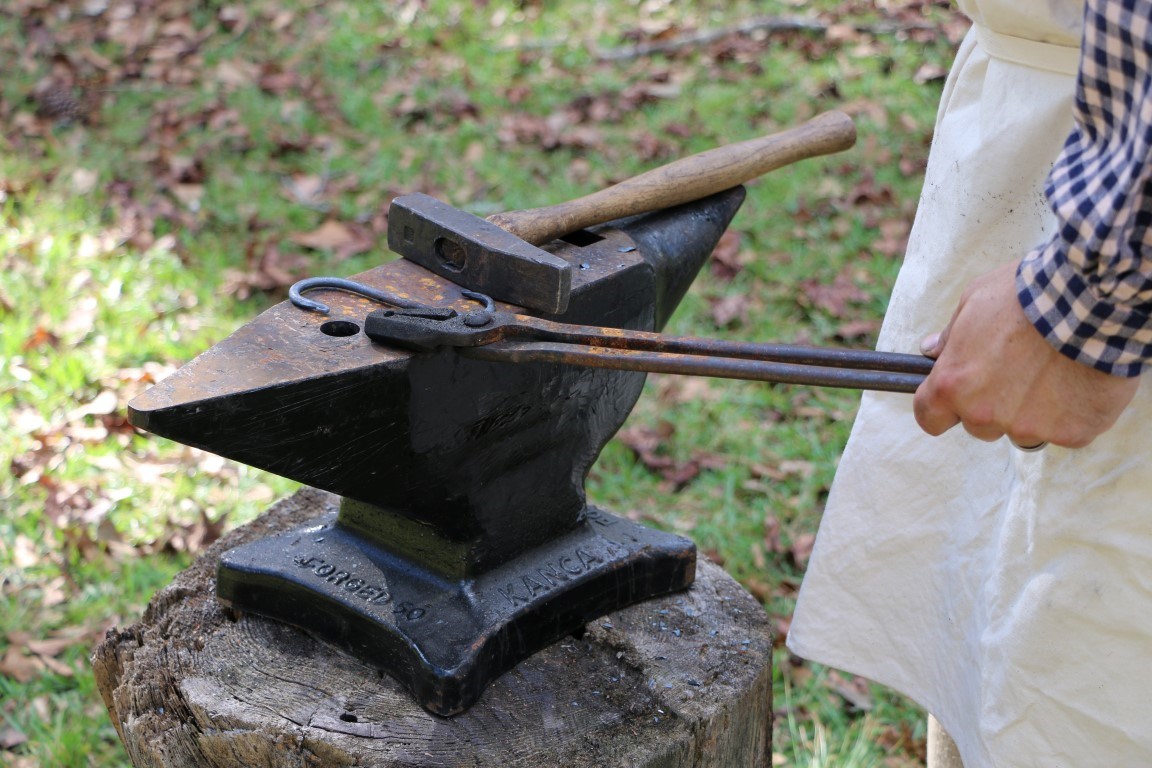 The Origins of American Blacksmithing: From Table to Store – Old West Iron