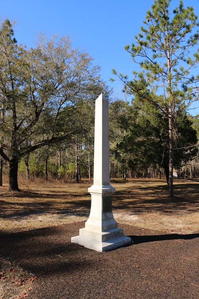 Monumental Association Monument