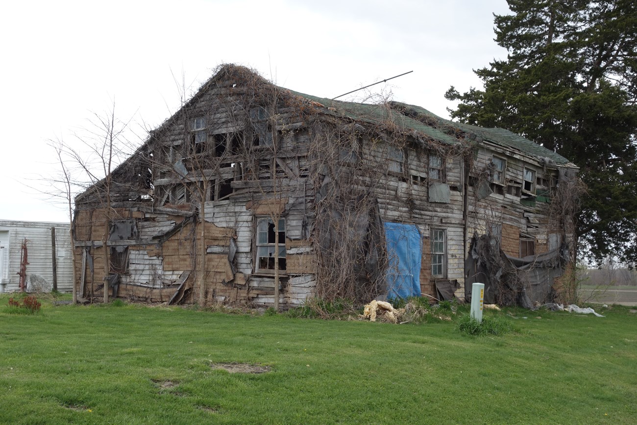 Stringtown Stagecoach House Historic Building in disrepair and in danger of collapse.