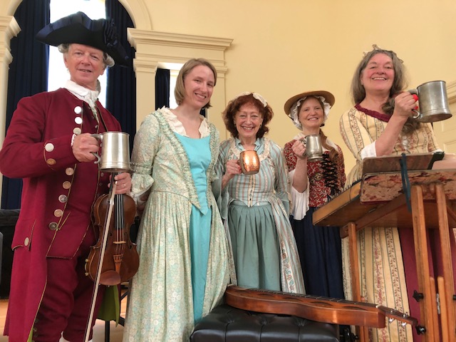 Linda Russell and Companie Linda Russell and Companie perform Colonial Christmas music