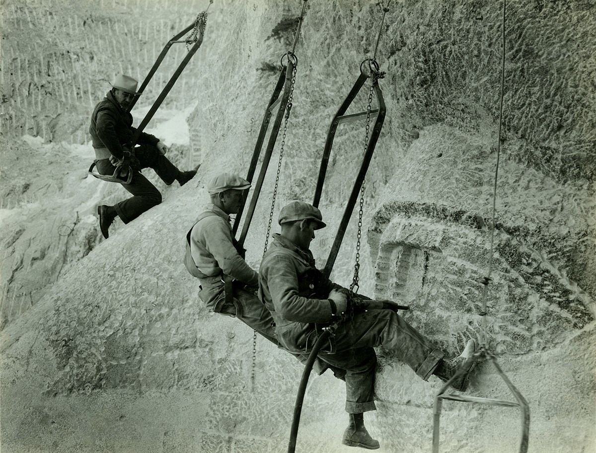 Carving History - Mount Rushmore National Memorial (U.s. National Park  Service)