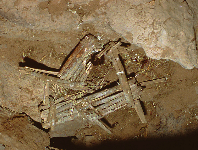 Split figurines in Cave
