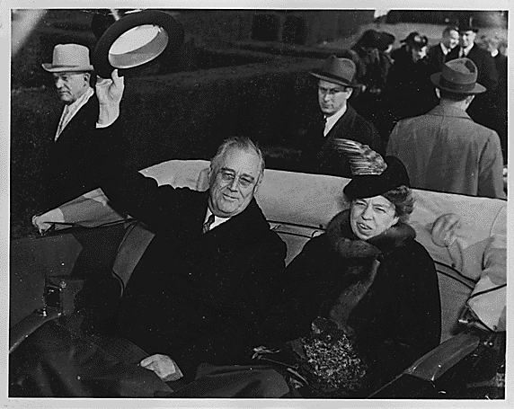 An image of Franklin Delano and Elenore Roosevelt's Inaugural drive