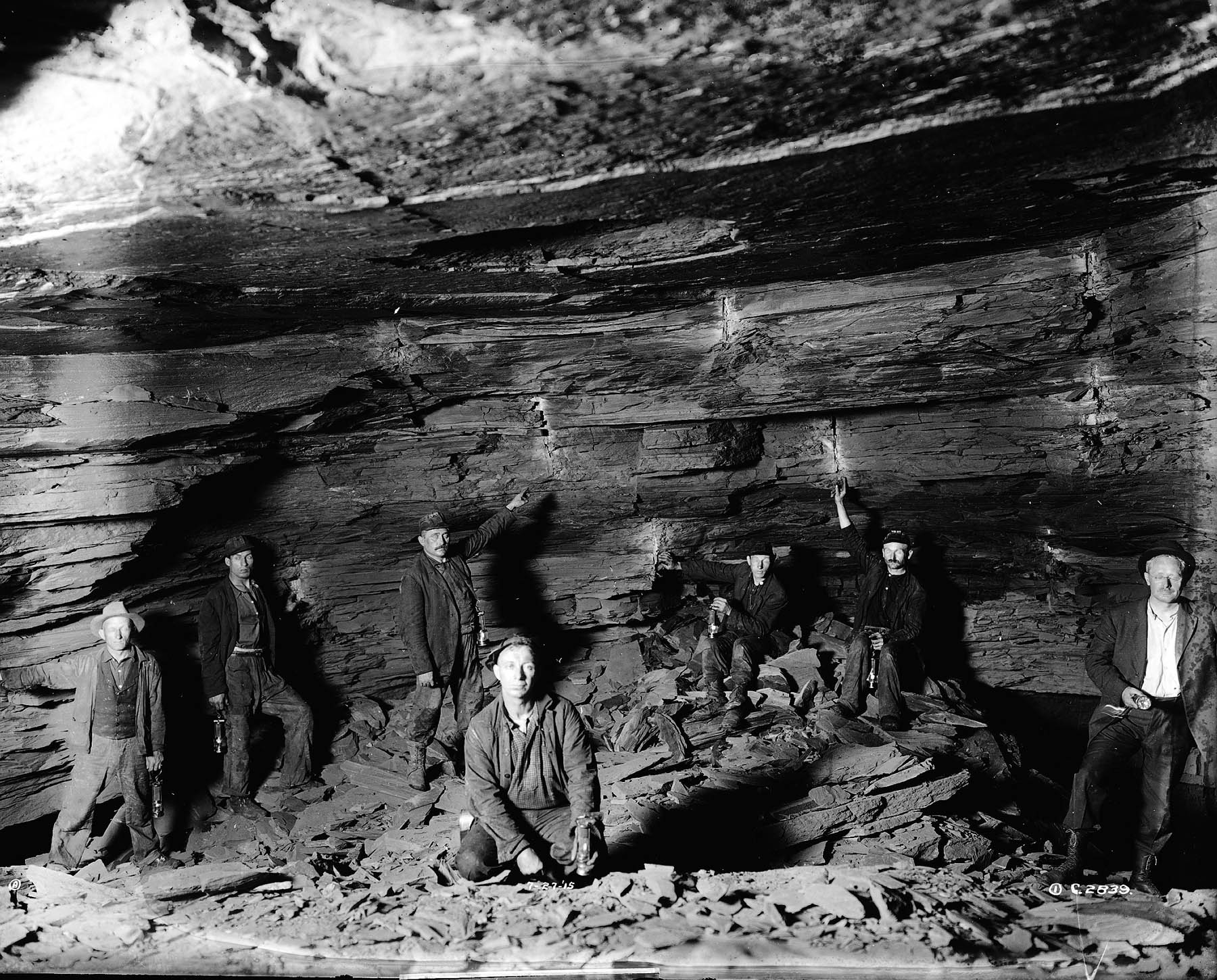 Seven miners in underground coal shaft