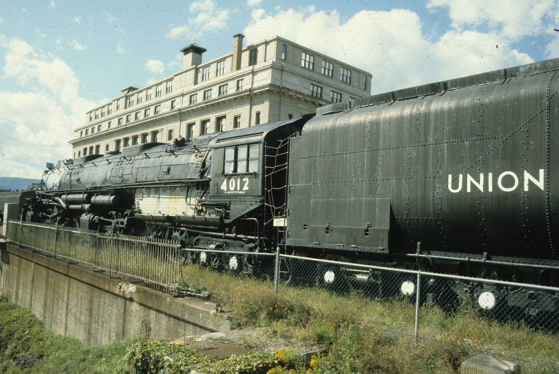 Baldwin Locomotive Works number 26 crossing South Washington Avenue bridge