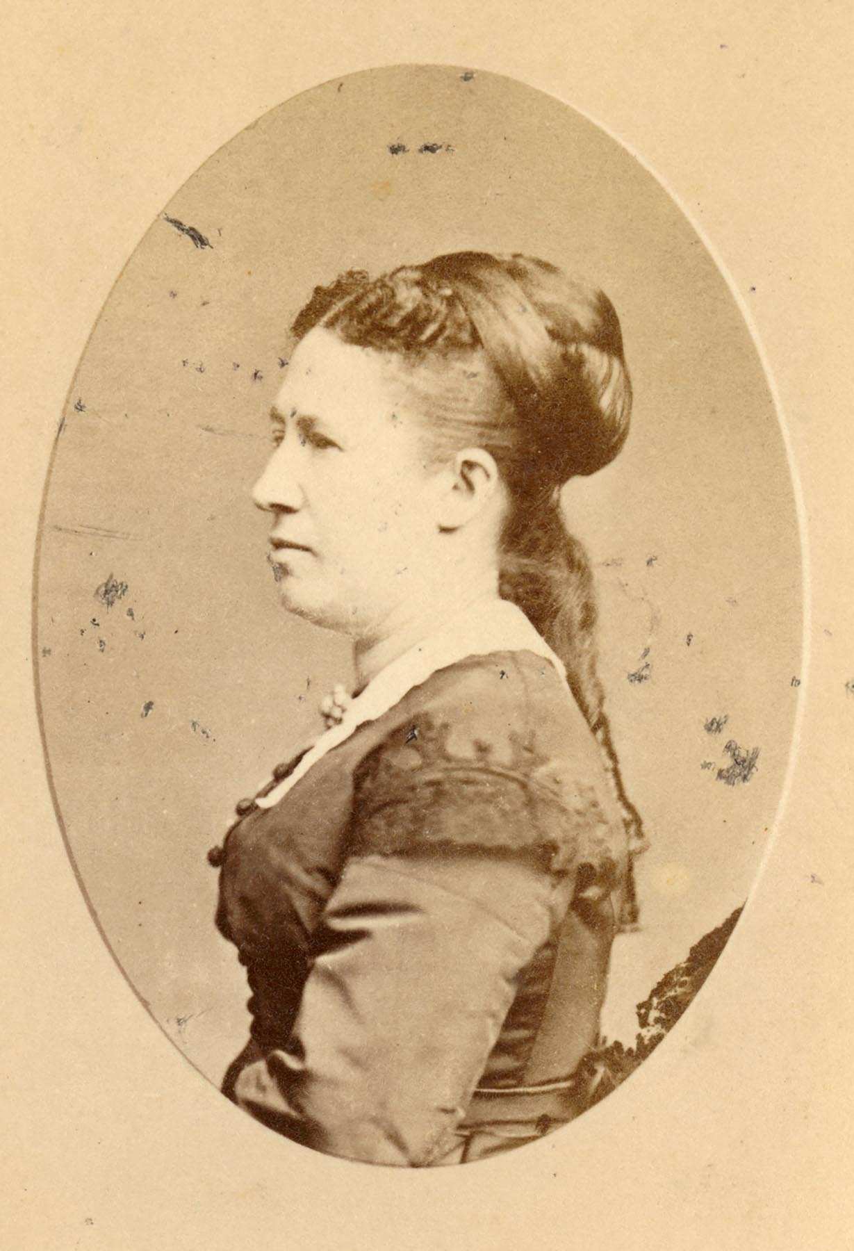 (Cabinet card, Julia Dent Grant) 