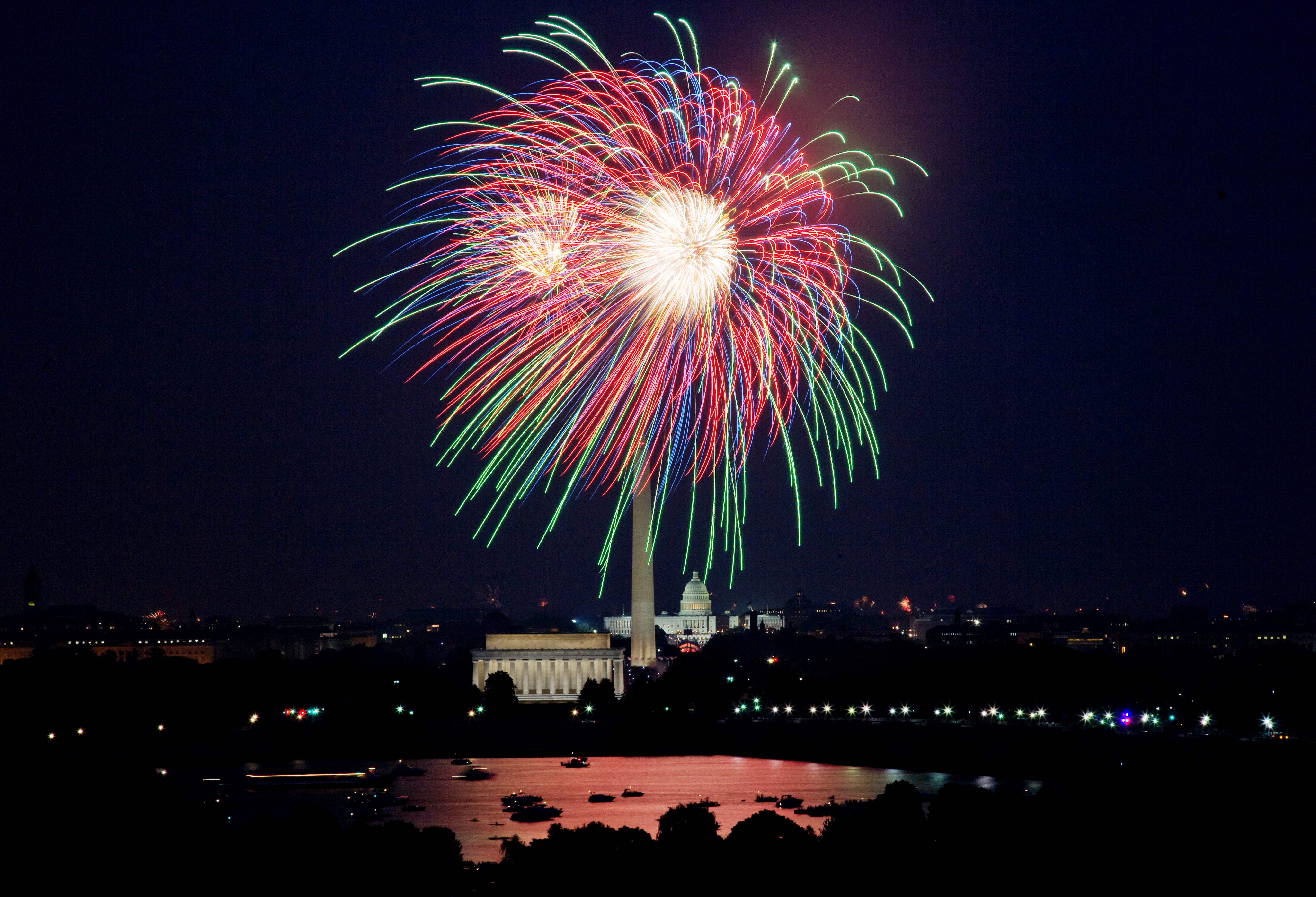 Fireworks over the Lincoln Memorial