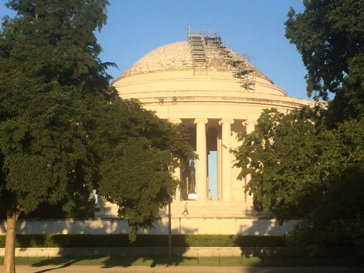 Photo of scaffolding on dome of Jefferson Memorial