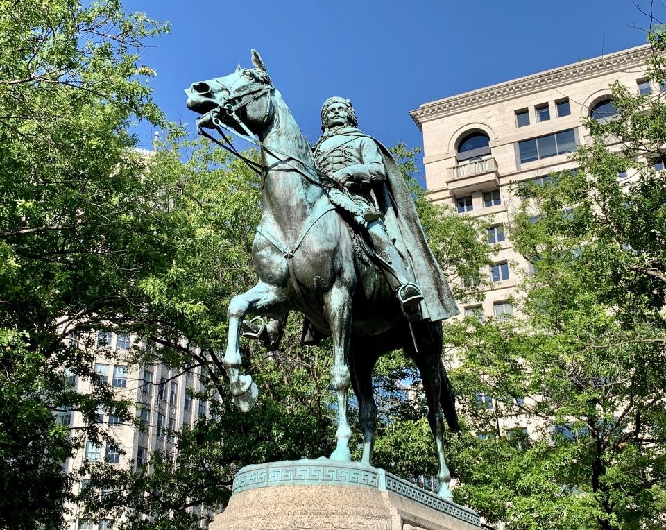 Image of a statue of a man on a horse