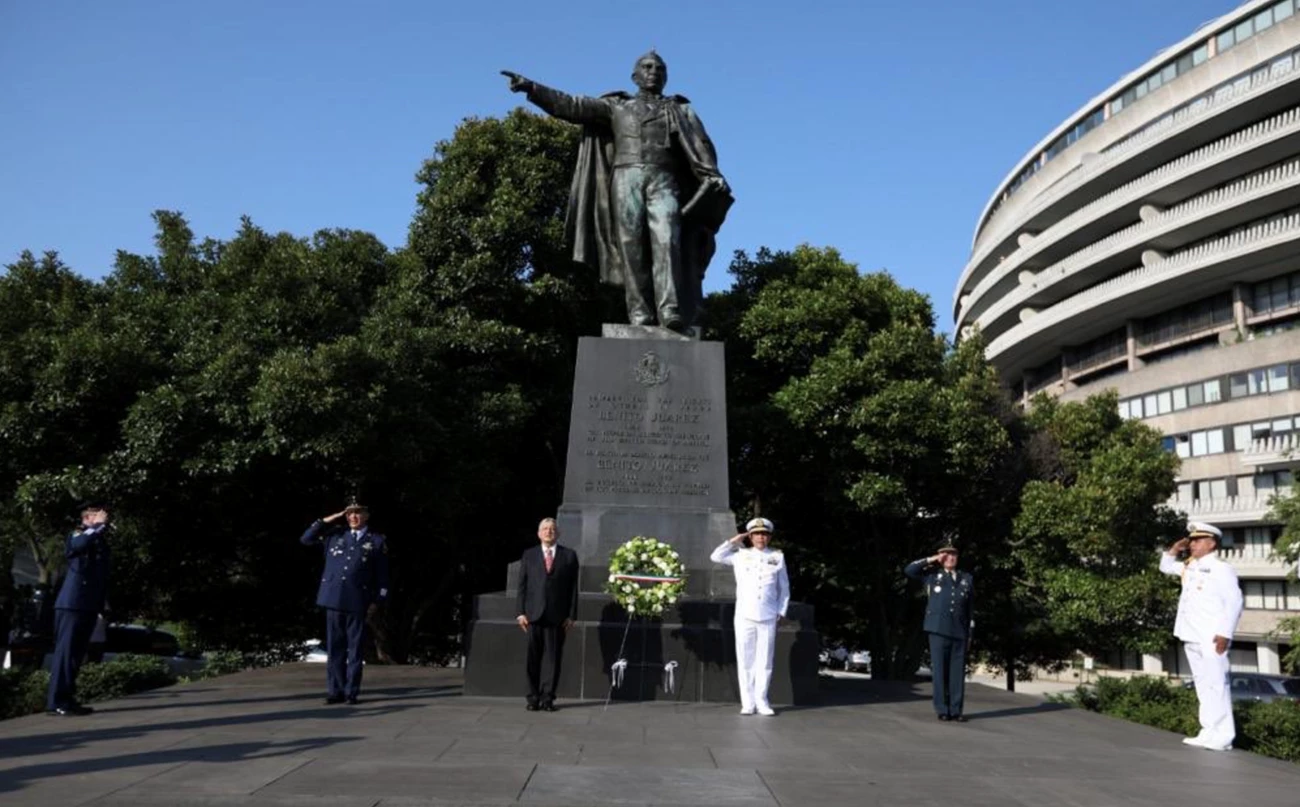 Mexican presidential visit Mexican military and President visit Benito Juarez Memorial