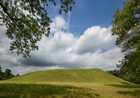 Emerald Mound is the second largest Mississippian period ceremonial mound in the United States. Emerald Mound is the second largest Mississippian period ceremonial mound in the United States.