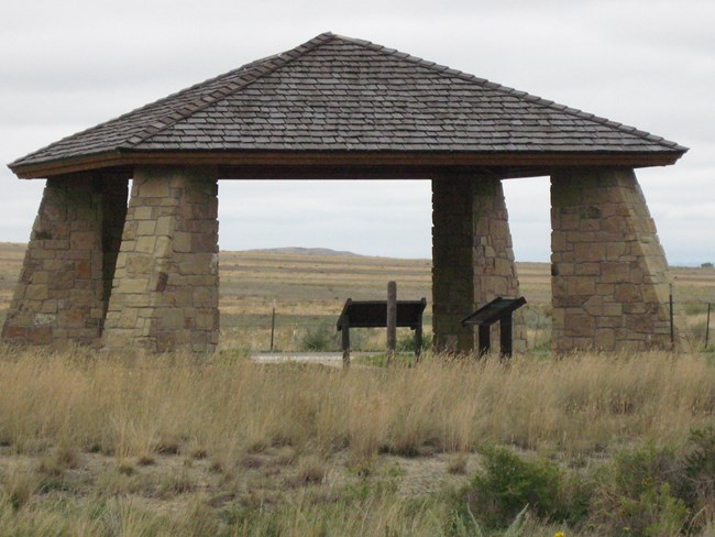 Stone information kiosk at Canyon Creek