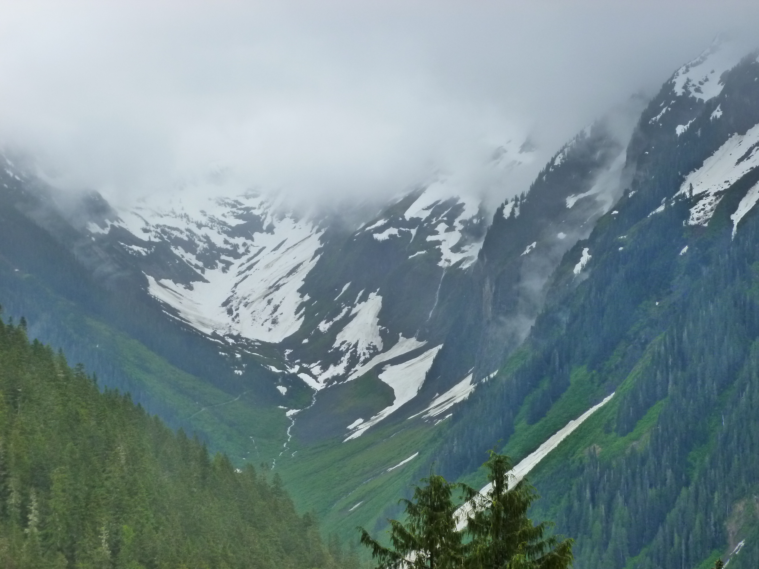 Upper Cascade River Road and Cascade Pass parking lot