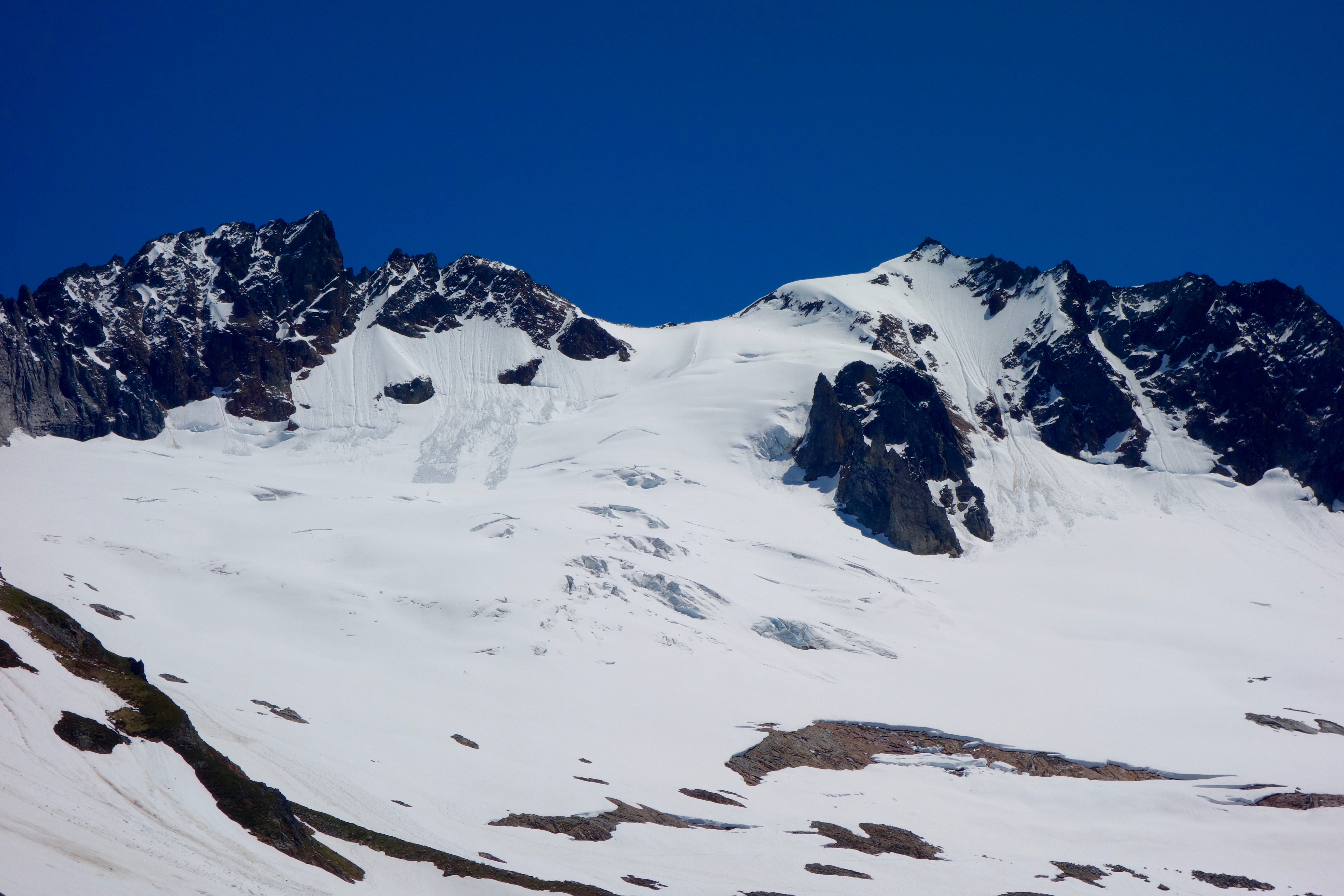 The Quien Sabe Glacier and Sahale Peak from 5500' in Boston Basin The Quien Sabe Glacier and Sahale Peak from 5500' in Boston Basin