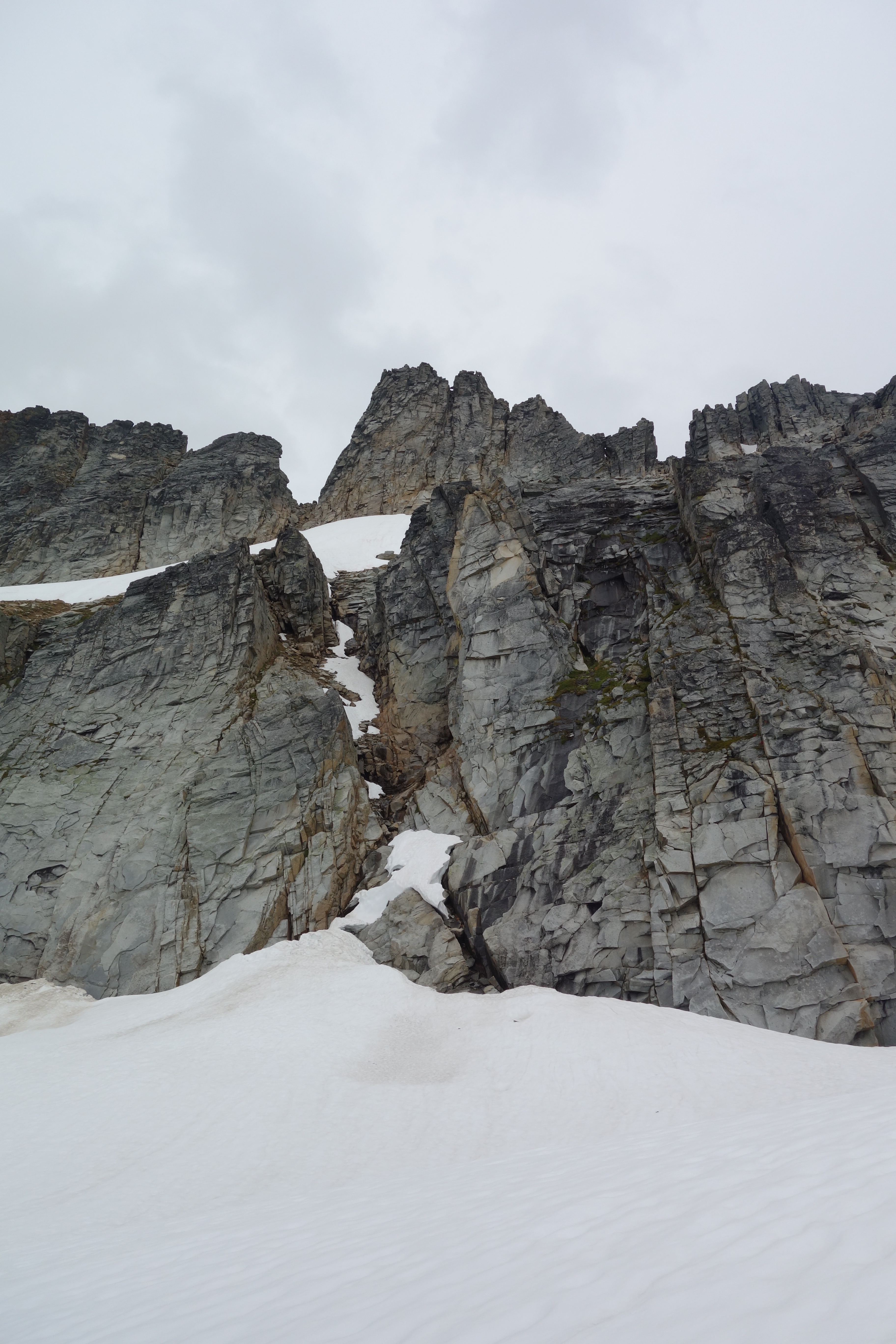 Sharkfin approach gully. 