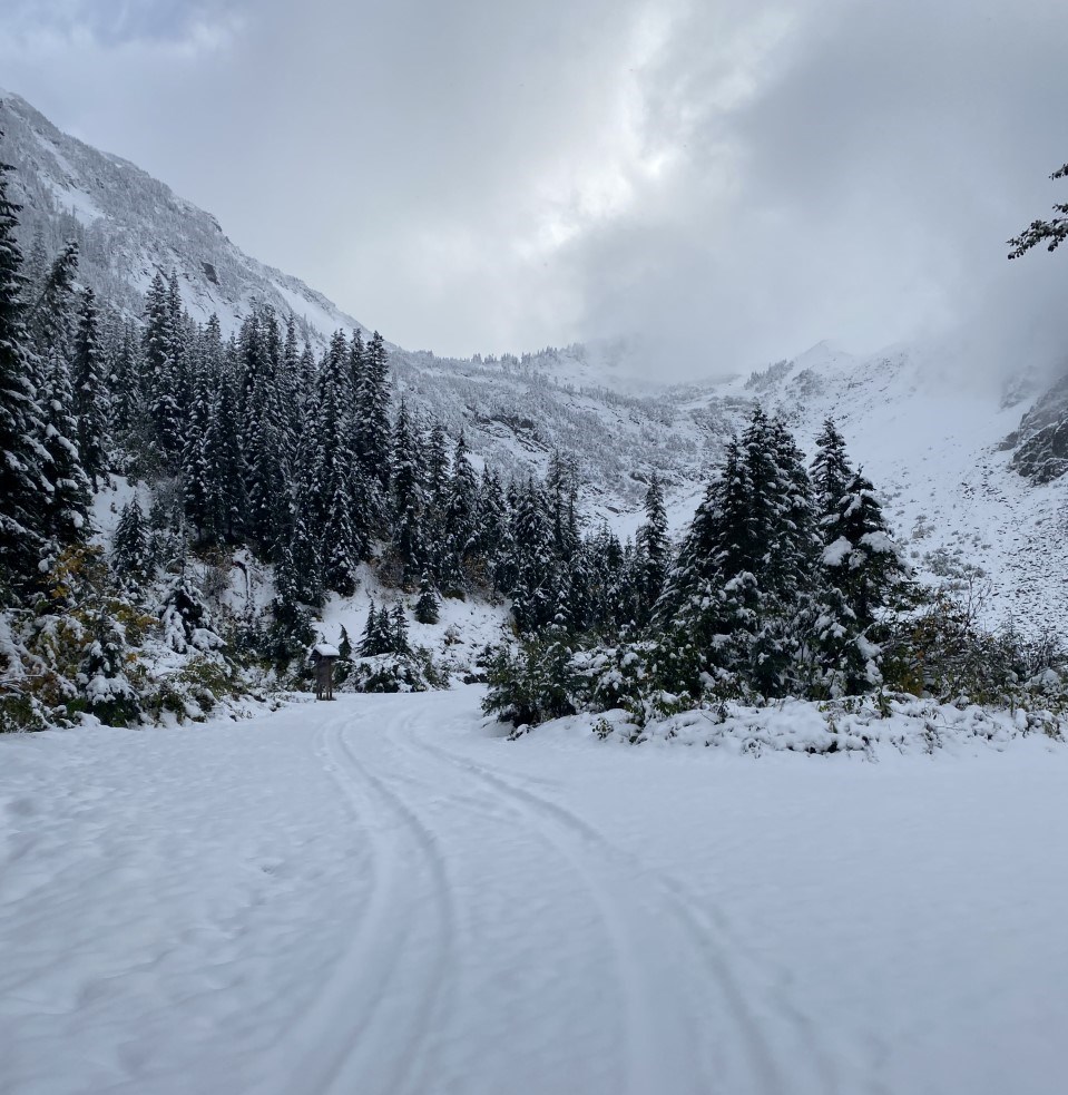 Cascade River Road in snow Oct 26