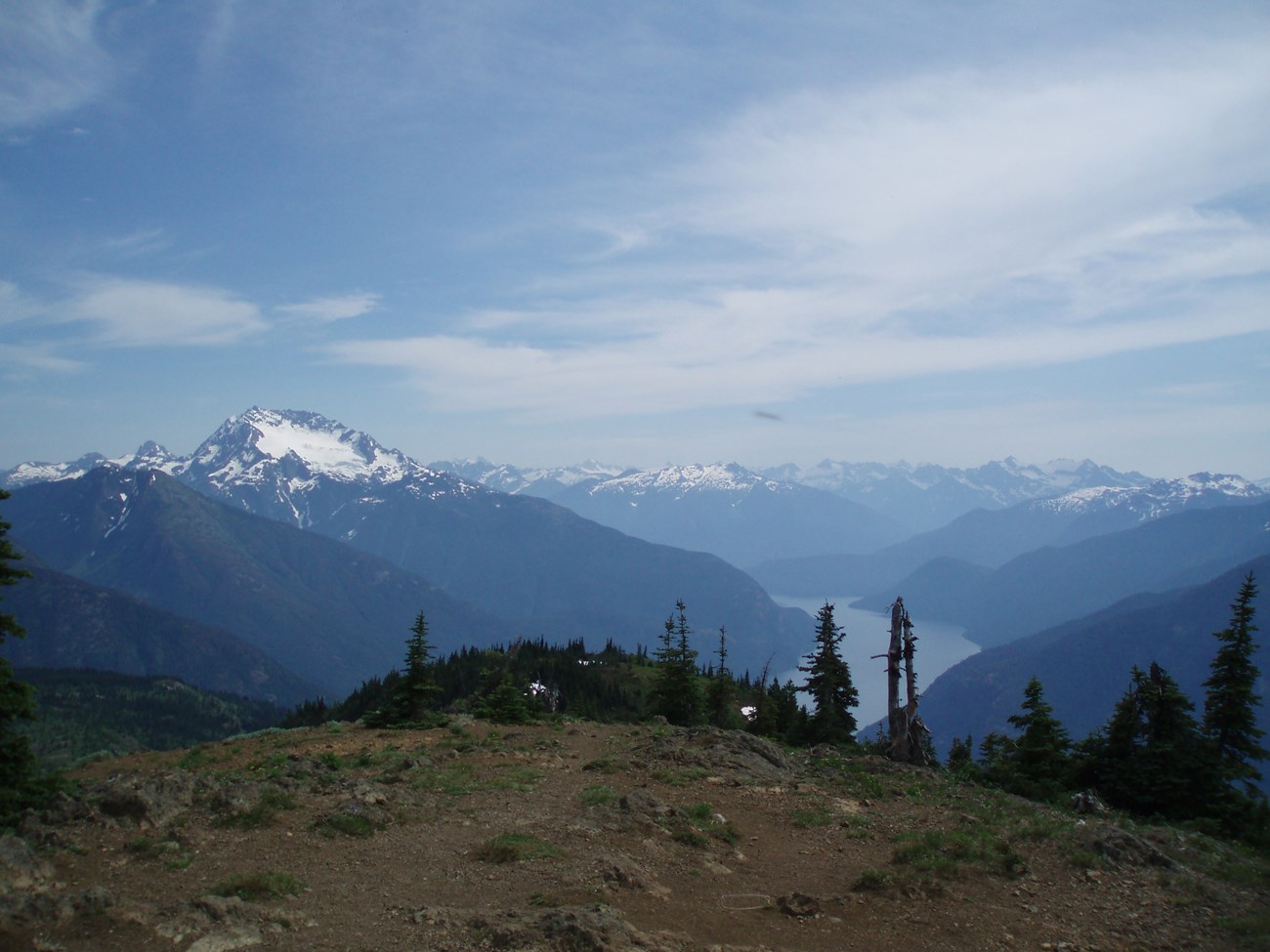 Summit view from Desolation looking south toward Ross Lake and the Nohokomeen Glacier on Jack Mountain
NPS / Chelsea Gudgeon