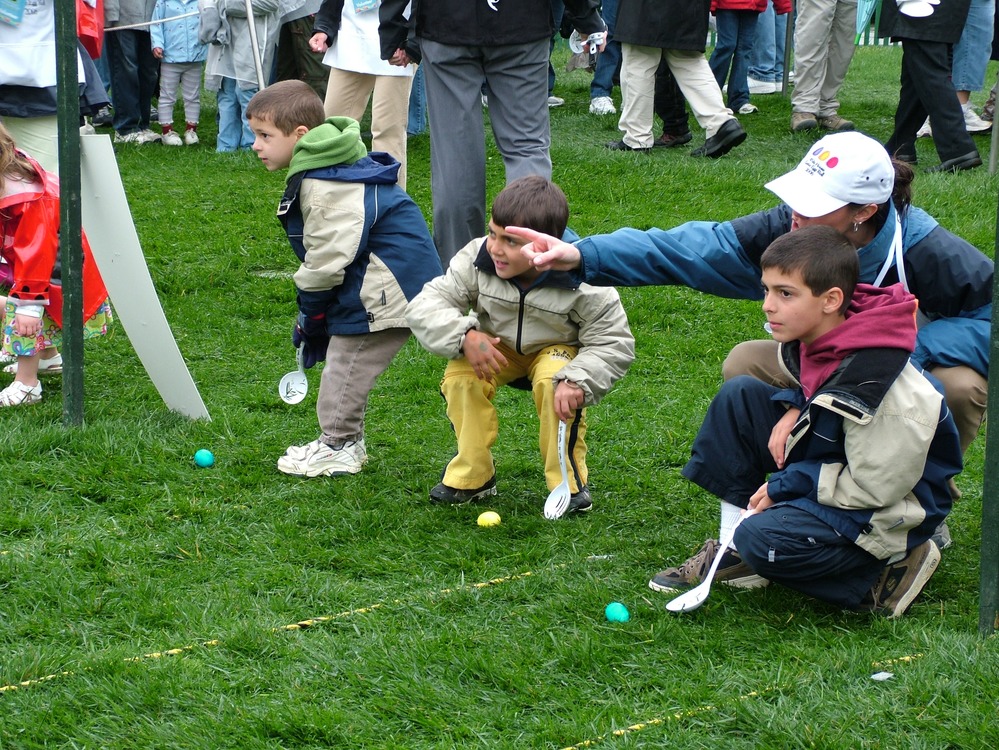 Children 'rolling' Easter eggs on the South Lawn of the White House