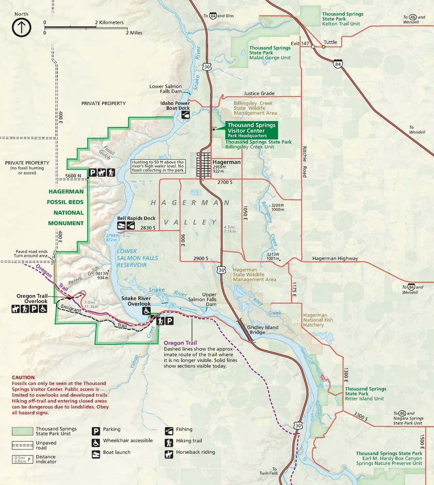 Map of Hagerman Fossil Beds National Monument in Idaho. The park is outlined in green along the west bank of the Snake River. Other terrain is shown in tan or pale green.