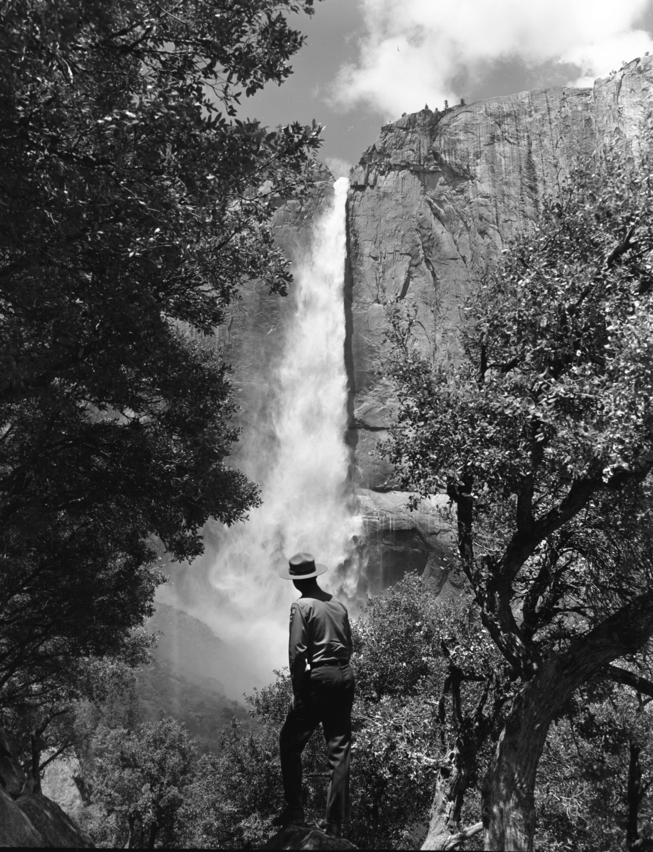 Upper Yosemite Fall - Yosemite Falls trail.