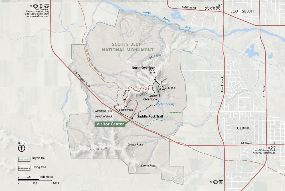 Map of Scott Bluff National Monument in Nebraska. The park is shown in tan and the surrounding area outside the park is a lighter shade. Traveling northwest, the Old Oregon Trail spans the map and cuts through the park.