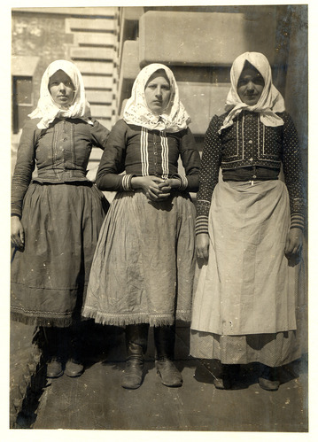 3 women