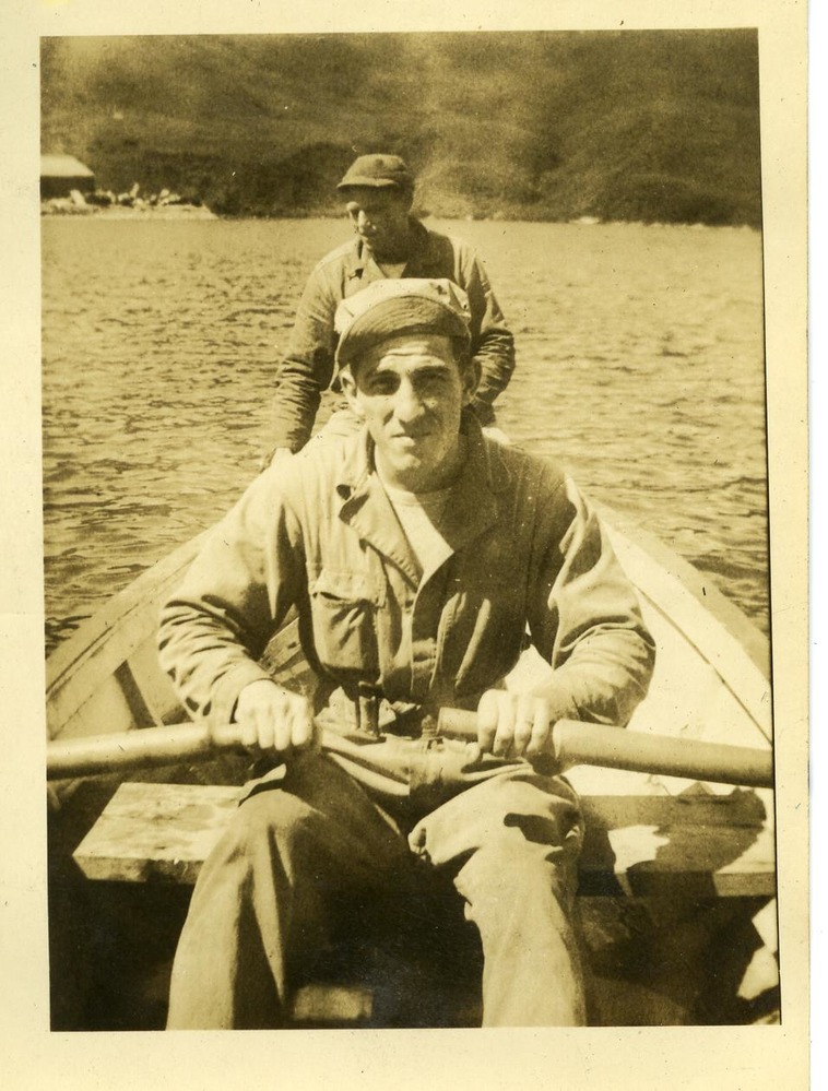 Fugate 2 men in row boat072