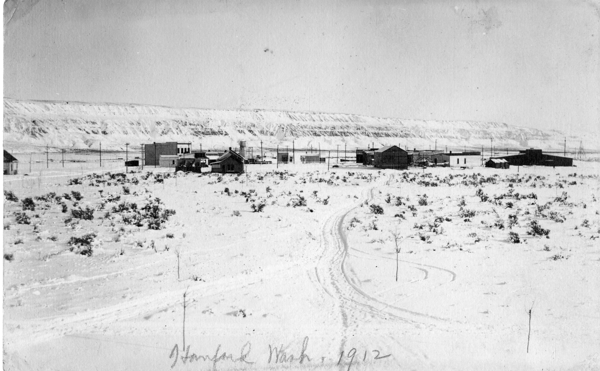 The Development of the Tri-Cities as a Home Front City