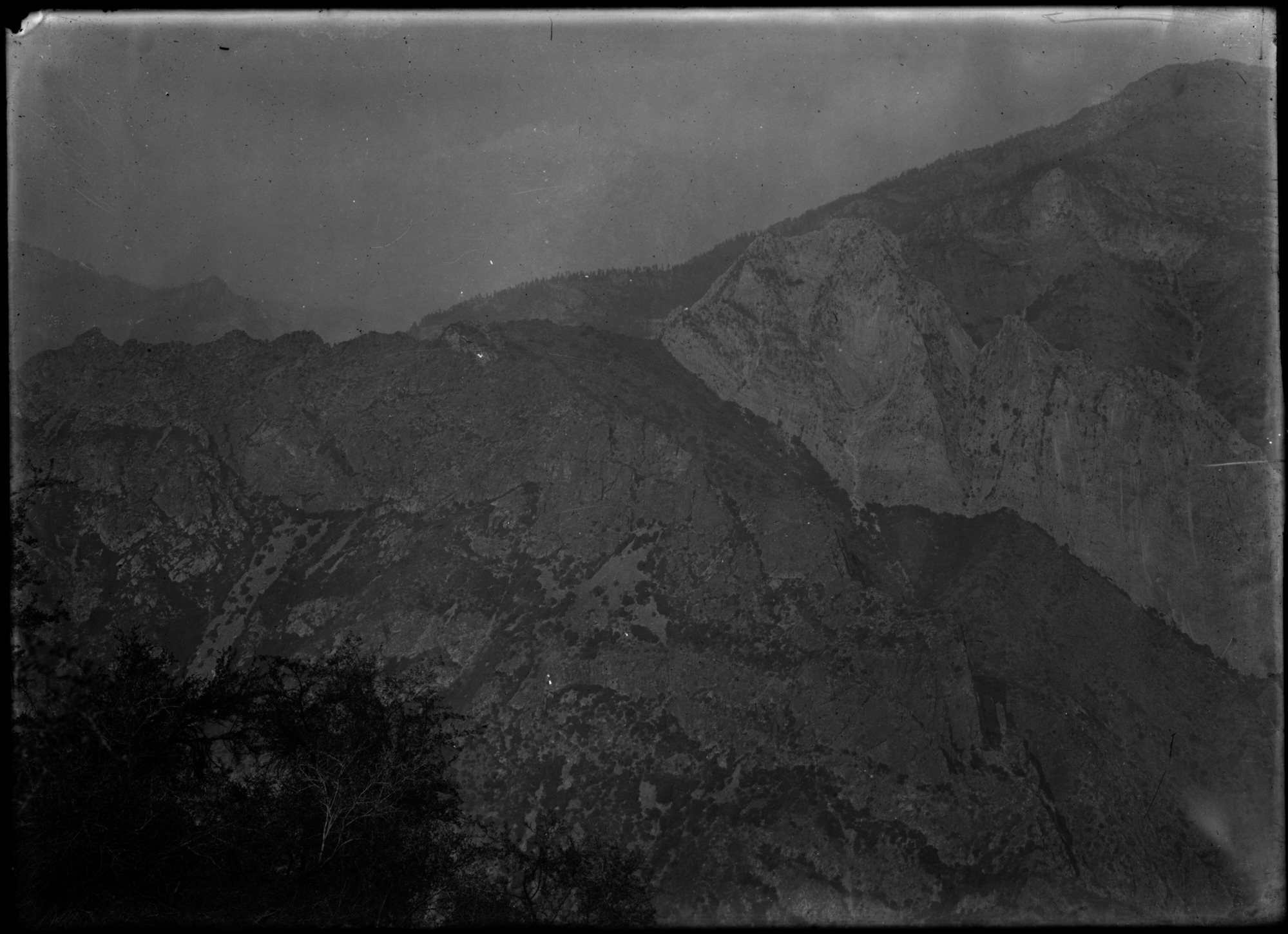 SEKI Roberts Collection Series: 1 Glass Plates; 1 Small glass plates; 5 Foothills