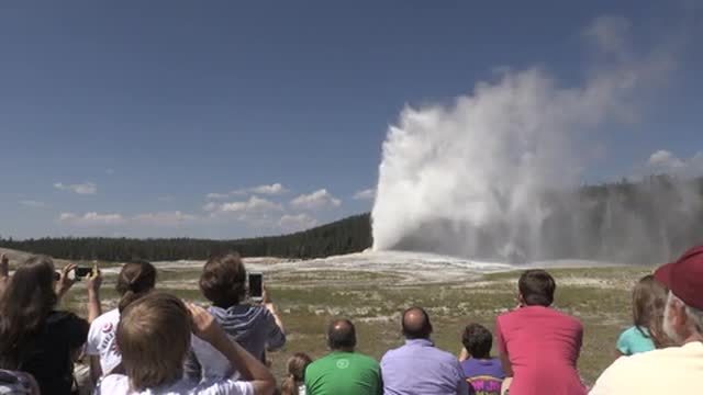 Video Library - Old Faithful Eruption - Yellowstone National Park (U.S.  National Park Service)