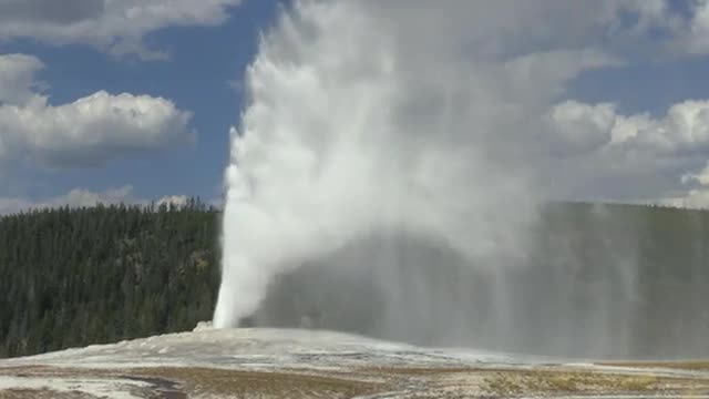 Current Geyser Activity - Yellowstone National Park (U.S. National Park Service) Current Geyser Activity - Yellowstone National Park (U.S. National Park Service)