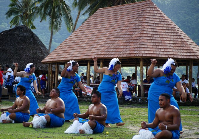 Samoan dancers