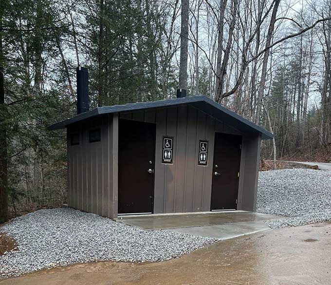 Lilly-Bridge-Vault-Toilet2