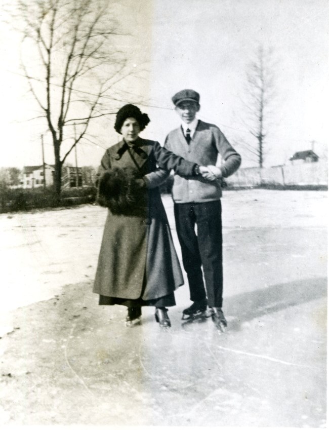 Two people skating on the Delaware River in 1914