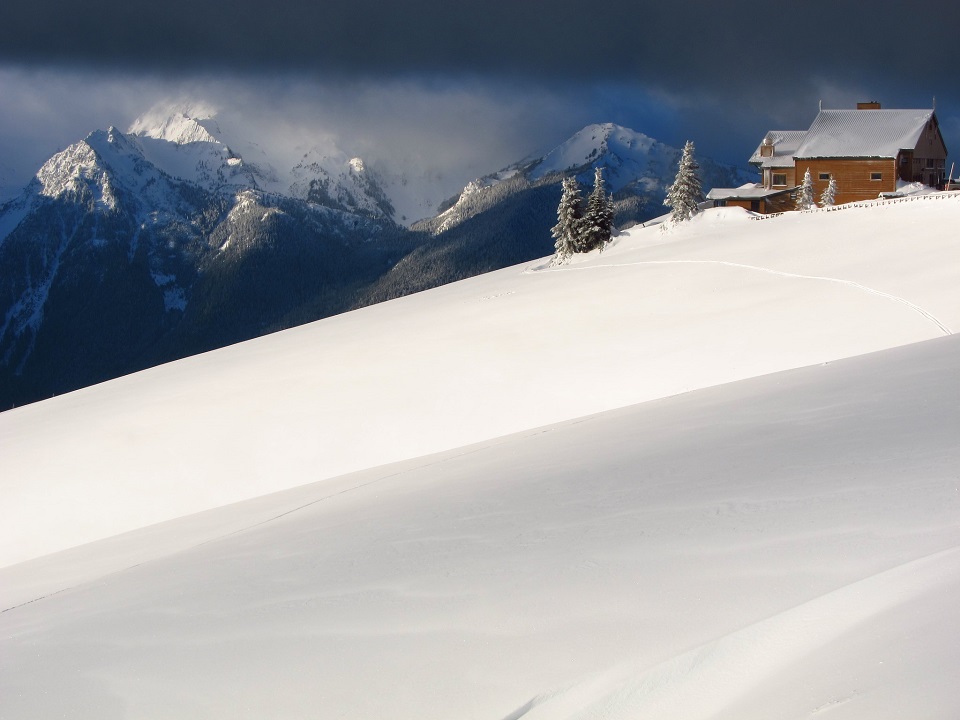 Hurricane Ridge Day Lodge in winter The Hurricane Ridge Day Lodge sits in a snow-covered landscape during wintertime.