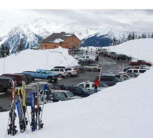 Hurricane Ridge parking area in winter.