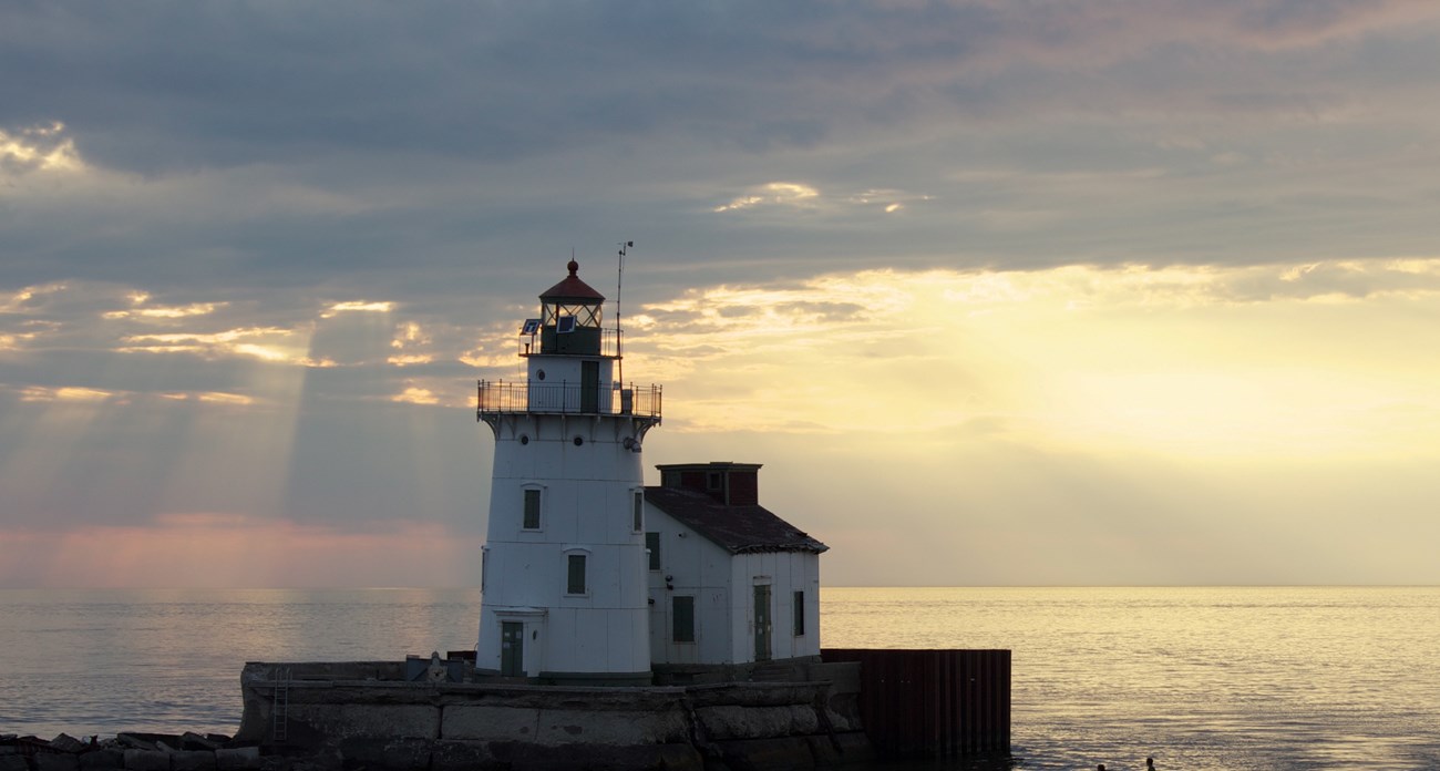 Cleveland West Pierhead Lighthouse