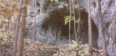 Gaping mouth of Round Spring Cavern