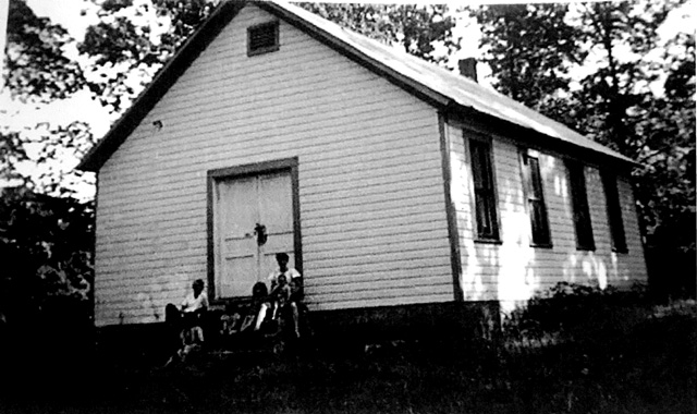 Cortoreva School black and white photo with students
