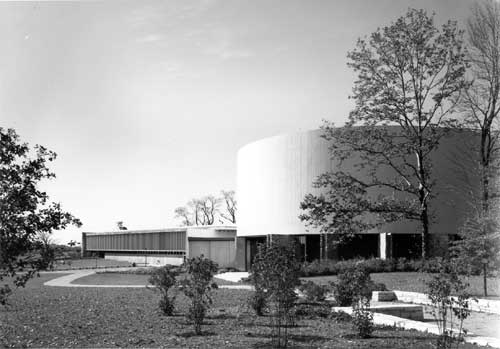 exterior view of Gettysburg Cyclorama and Visitor
Center