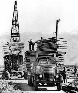 transporting building materials, Manzanar Relocation Center