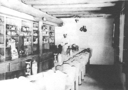 lunchroom in Frijoles Canyon Lodge