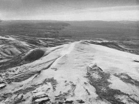 The Geomorphology and Volcanic Sequence of Steens Mountain in ...