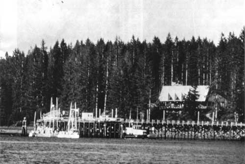 Glacier Bay Lodge and Outer Dock