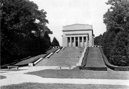 Memorial at Abraham Lincoln's Birthplace